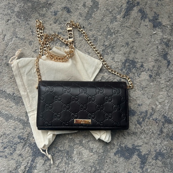 Gucci - Picture 2 of 6